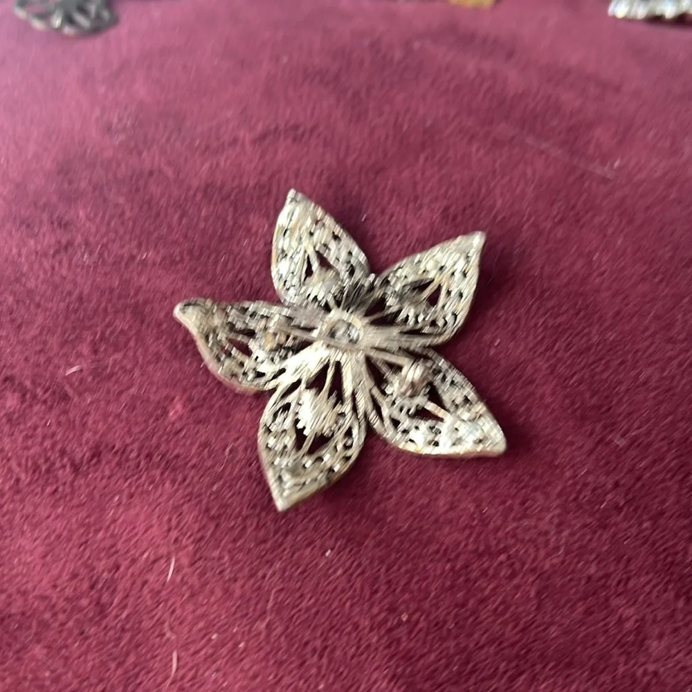 Blue Stone Brooch - Picture 2 of 2
